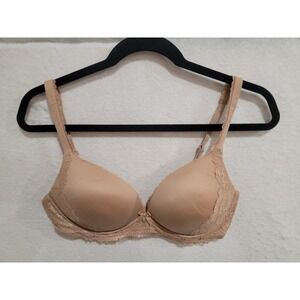 Victoria's Secret Body By Victoria No-Wire Bra 34D Beige LaceTrim